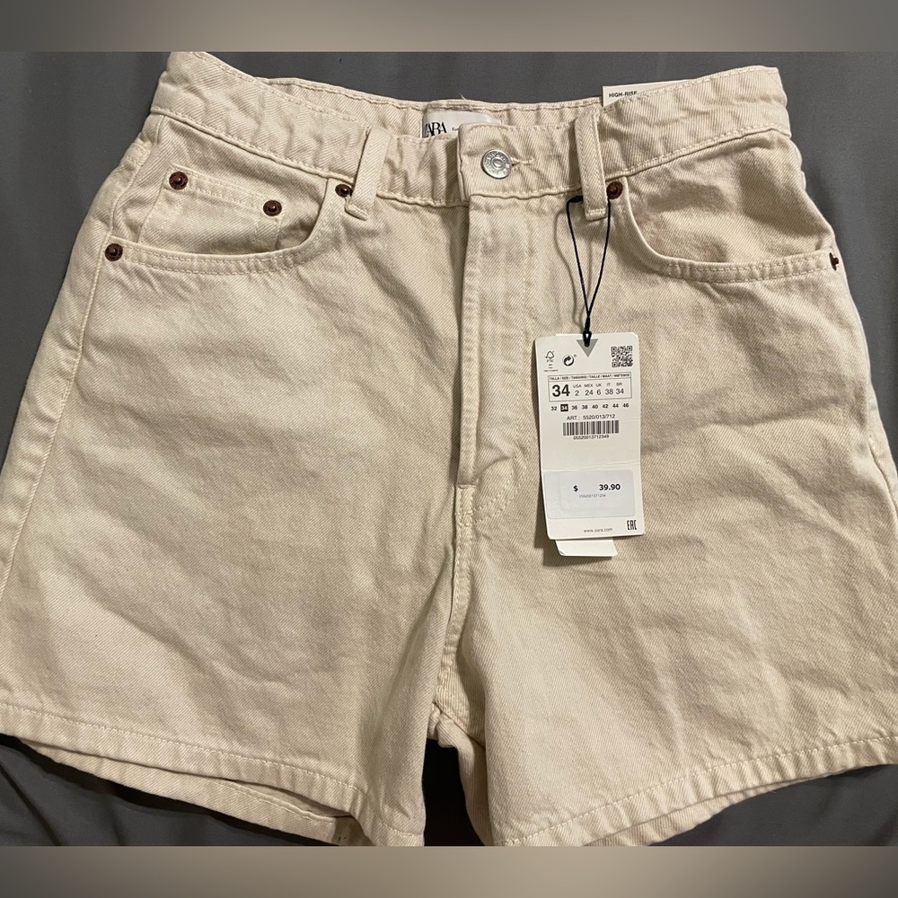 jean shorts      size:34      new (never worn)